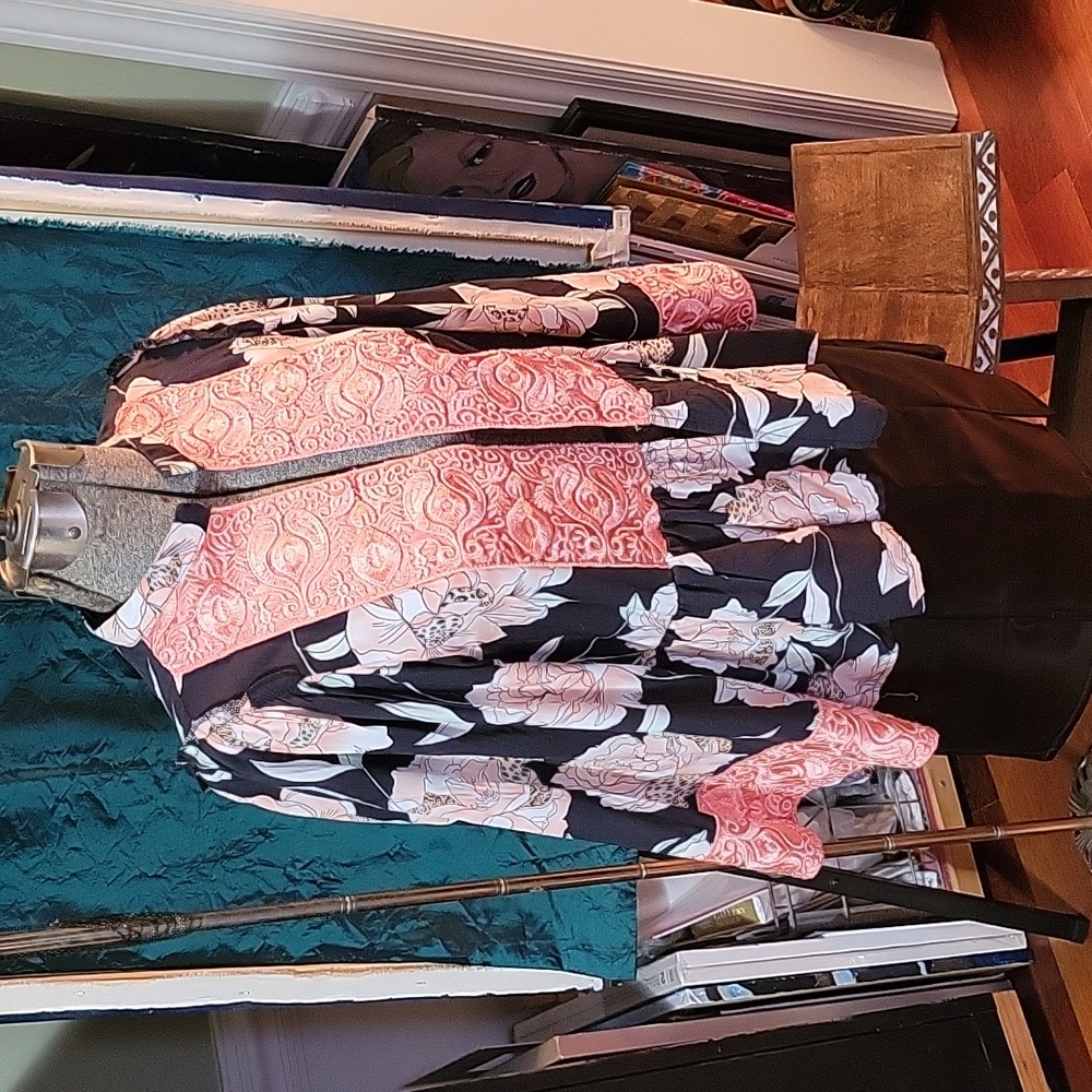 Stunning Floral 3/4 Sleeve Jacket M